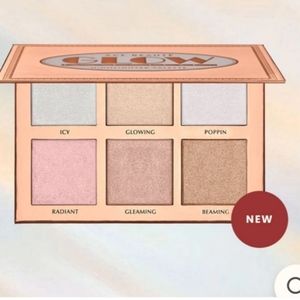 Ace Beauty Glow Essentials Highlighter Palette RV $40